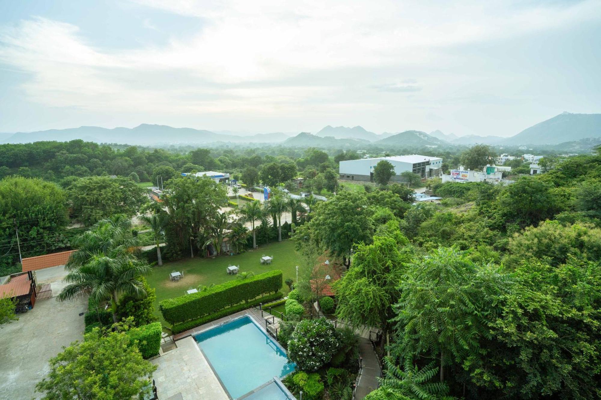 Treebo The Aravali Getaway Hotel Удайпур Екстериор снимка